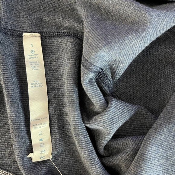 Lululemon Tank Top‎ Women 4 Round Neck Deep V Back Stretch Sleeveless Blue - Picture 9 of 9